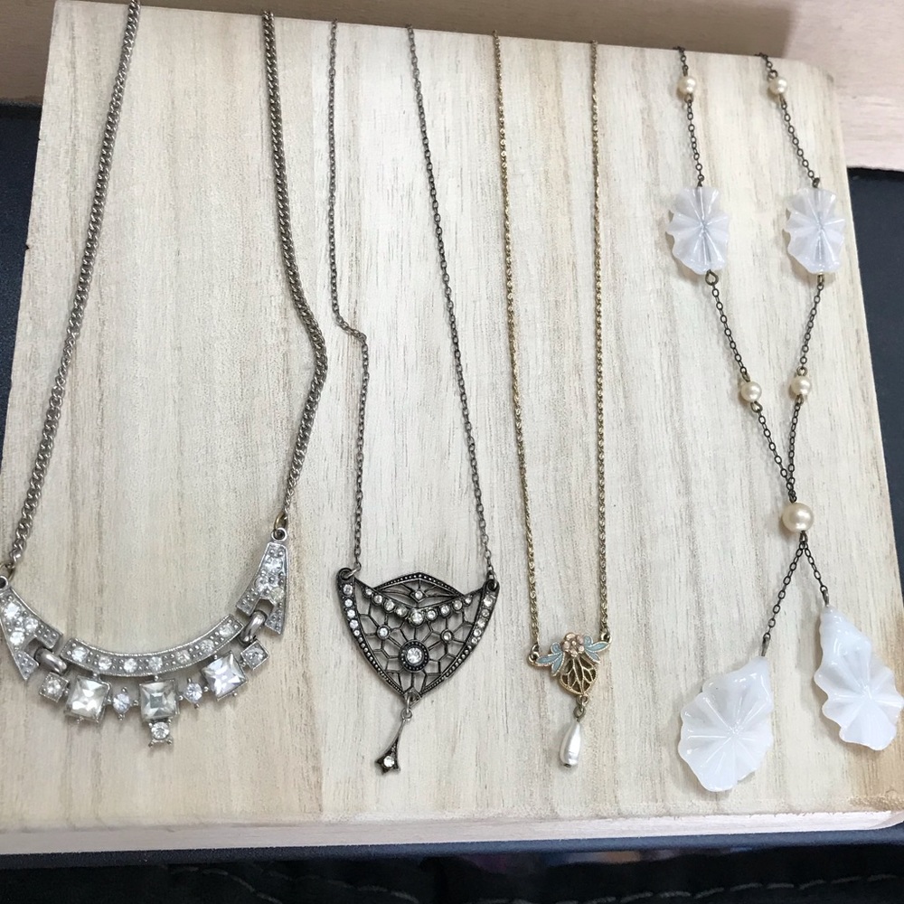 Dainty necklace set
